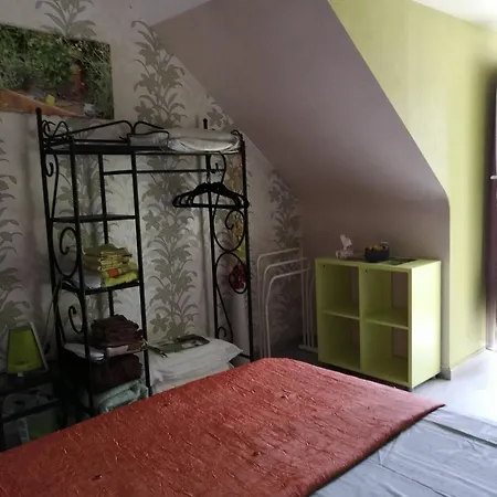 بيت ضيافة Maison D'hote Avec Jardin لو مان
